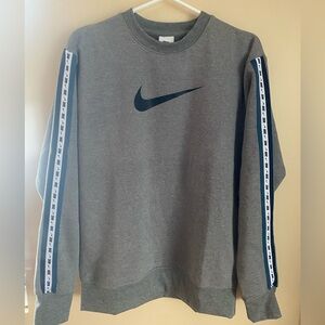 New Nike Repeat 3.0 Sweatshirt